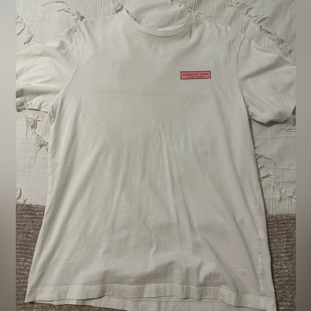 Vineyard Vines short sleeve t shirt. Size small.